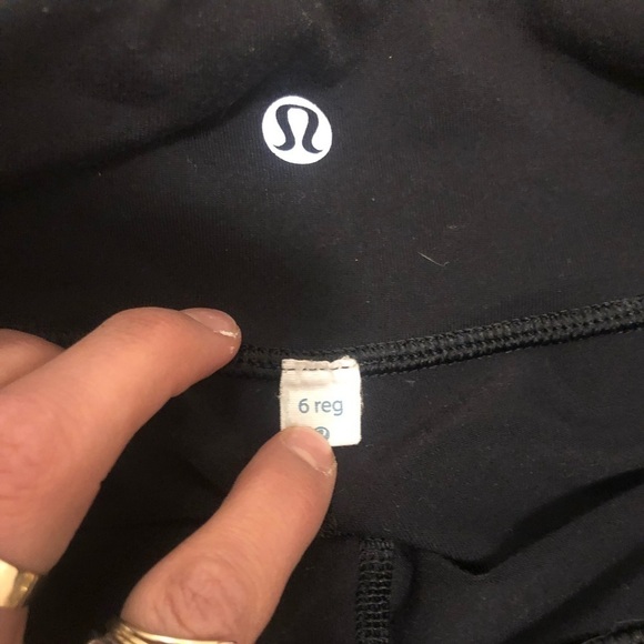 LULU Lemon Flare Leg Yoga Pants w Blue/Green/ White Waist Band EUC size 6 - Picture 2 of 4